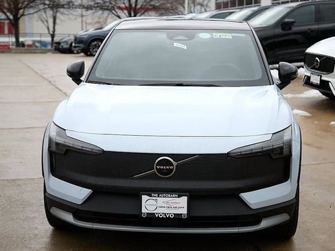 New 2026 Volvo EX30 Cross Country Ultra image 5