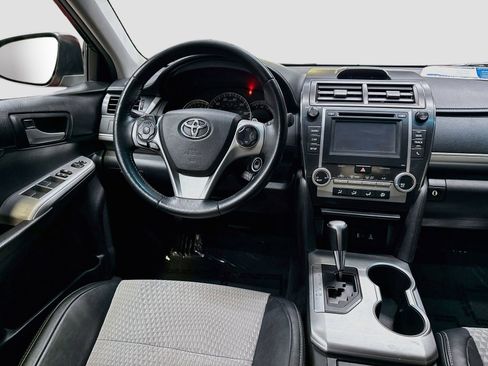 Used 2014 Toyota Camry SE FWD image 22