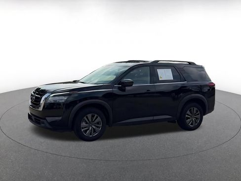 Used 2025 Nissan Pathfinder SV AWD/4WD image 8