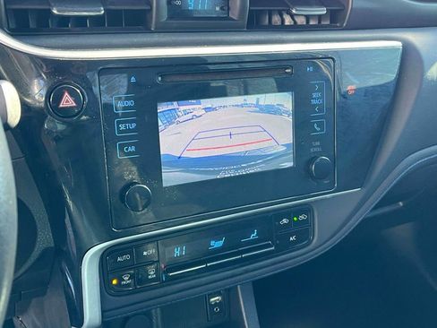 Used 2018 Toyota Corolla LE image 21