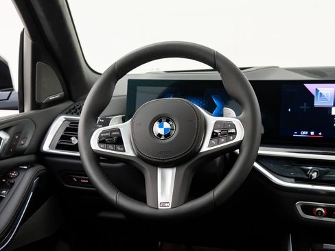 Used 2026 BMW X5 xDrive40i w/ M Sport Package image 12