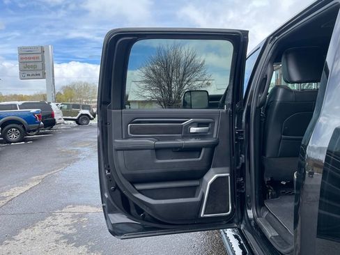 Used 2022 RAM 2500 Laramie w/ Night Edition AWD/4WD image 18