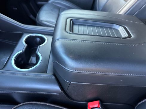 Used 2024 Chevrolet Suburban High Country image 26