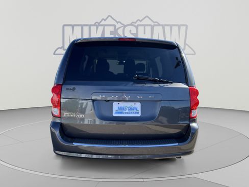 Used 2020 Dodge Grand Caravan SE w/ UConnect Hands-Free Group FWD image 11