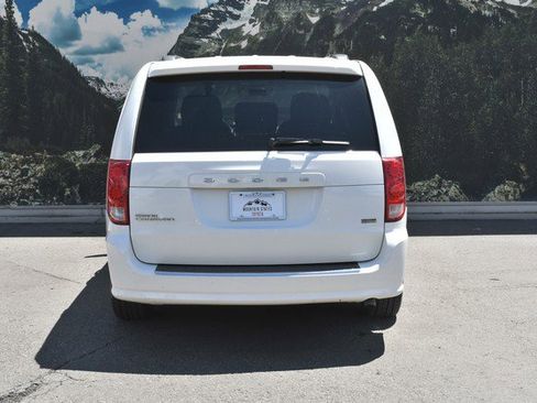 Used 2012 Dodge Grand Caravan SXT FWD image 10