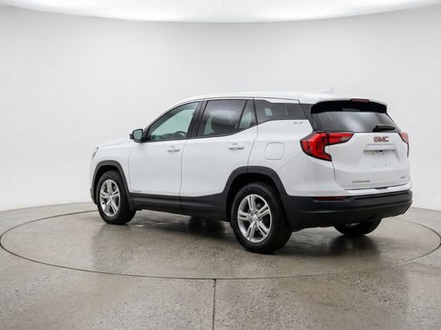 Used 2024 GMC Terrain SLE FWD image 6