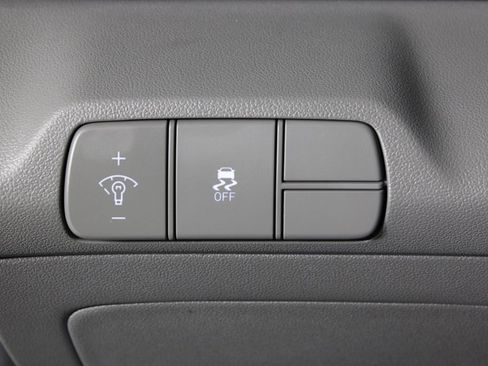 Certified 2024 Hyundai Elantra SEL FWD image 24