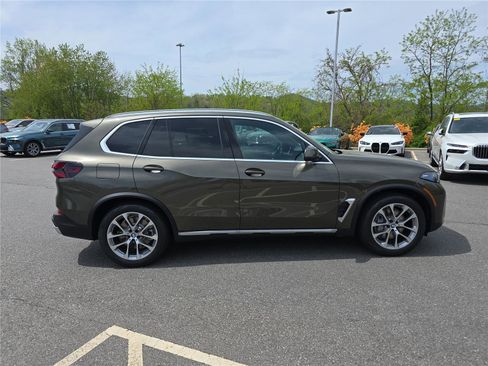 New 2026 BMW X5 xDrive50e w/ Climate Comfort Package AWD/4WD image 2