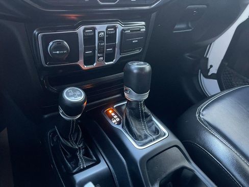 Used 2022 Jeep Wrangler Unlimited Sahara image 23