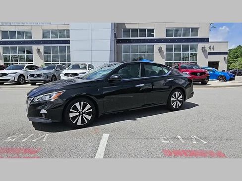 Used 2019 Nissan Altima 2.5 SV FWD image 18