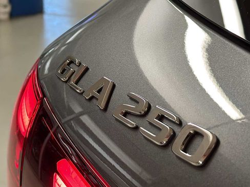 New 2026 Mercedes-Benz GLA 250 4MATIC image 9