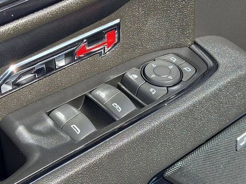 Used 2025 GMC Sierra 1500 AT4 w/ AT4 Premium Package AWD/4WD image 32