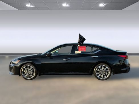 Certified 2023 Nissan Altima 2.5 SL image 2