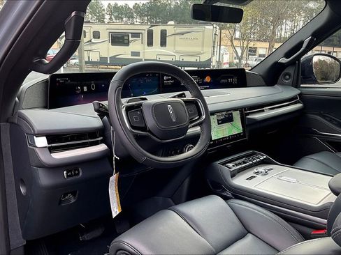 New 2025 Lincoln Navigator L Reserve w/ Jet Appearance Package image 6