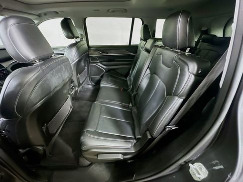 Used 2022 Jeep Grand Cherokee L Limited image 15