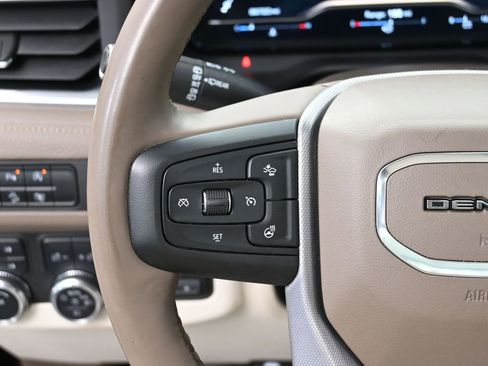 Used 2023 GMC Yukon XL Denali image 30