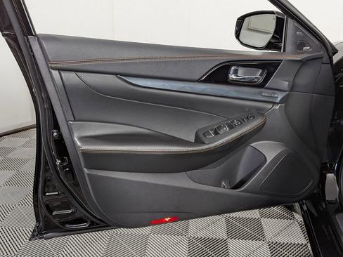 Used 2023 Nissan Maxima SR w/ Sport Mat Group image 13