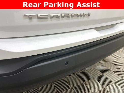 Certified 2022 GMC Terrain SLE w/ Driver Convenience Package image 11
