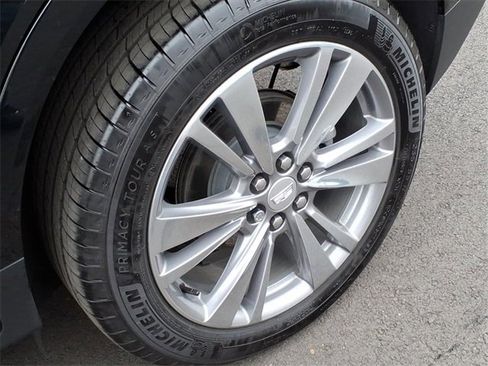 Certified 2025 Cadillac XT5 Premium Luxury image 9