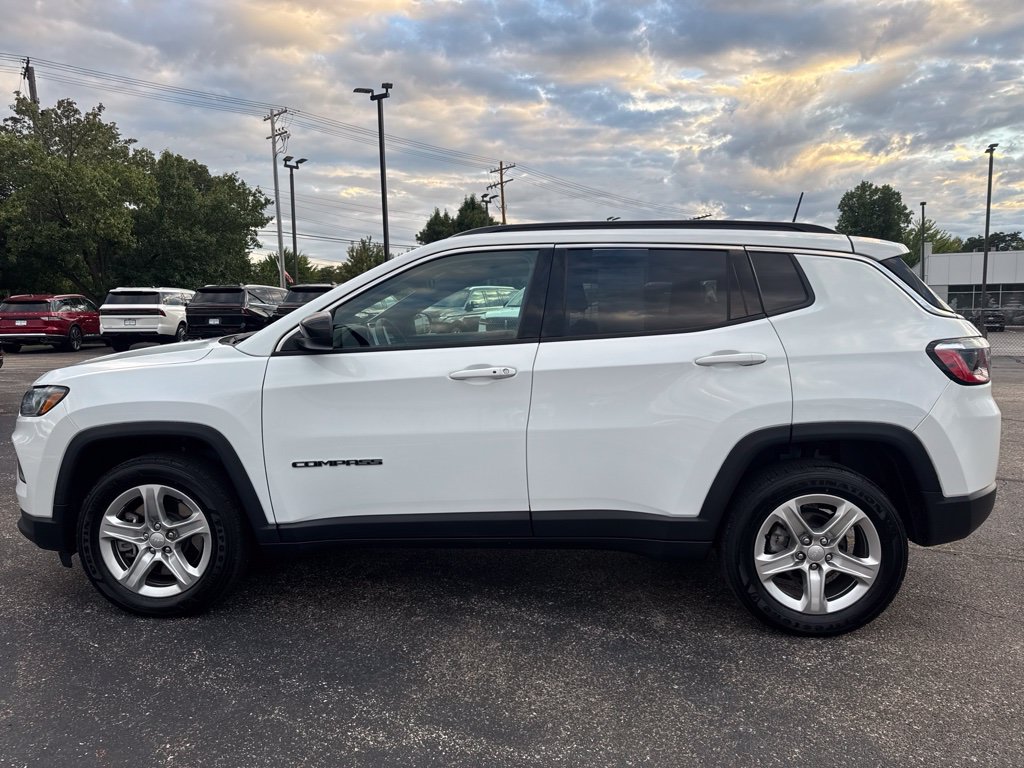 Used 2023 Jeep Compass Latitude AWD/4WD image 7
