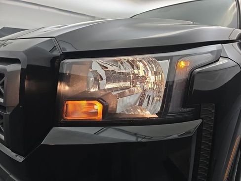 Used 2024 Nissan Frontier SV w/ Technology Package image 14