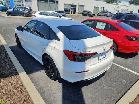 Used 2023 Honda Civic Sport image 11