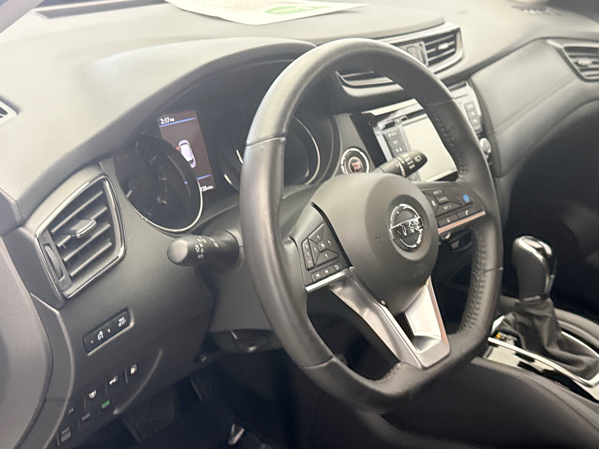 Used 2018 Nissan Rogue SL w/ Premium Package AWD/4WD image 10