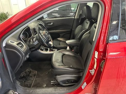 Used 2017 Jeep Compass Latitude w/ Popular Equipment Group AWD/4WD image 5