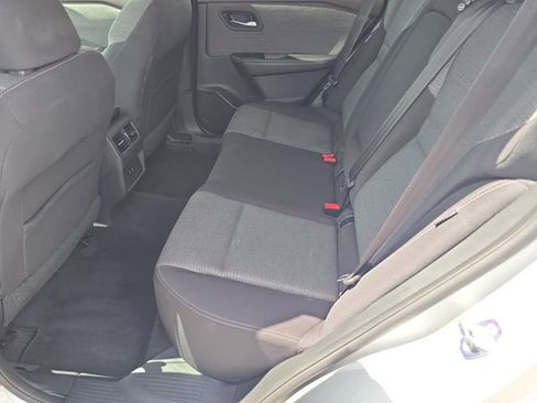 Used 2021 Nissan Rogue SV image 16