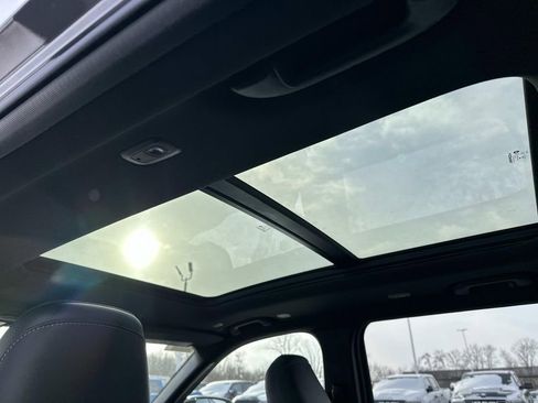 New 2025 Jeep Grand Cherokee L Limited image 11