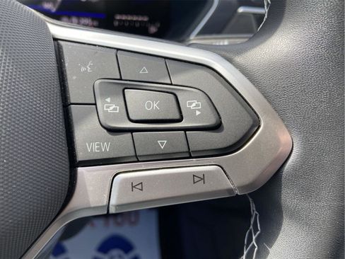 Used 2023 Volkswagen Tiguan SE AWD/4WD image 22