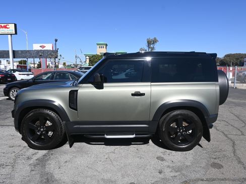 Used 2021 Land Rover Defender 90 First Edition image 12