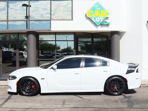 Used 2018 Dodge Charger R/T image 8