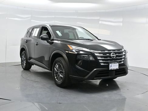 Used 2024 Nissan Rogue S image 62