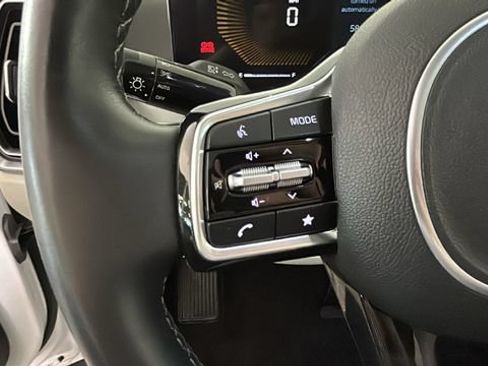Used 2025 Kia Sorento S w/ Panoramic Sunroof Package FWD image 16