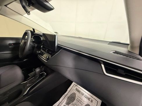Used 2024 Toyota Corolla LE FWD image 30