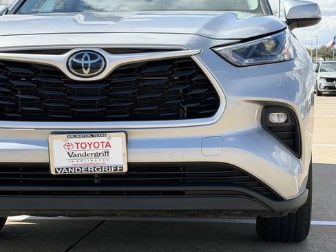 Used 2024 Toyota Highlander LE image 9