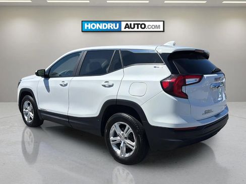 Used 2024 GMC Terrain SLE image 3