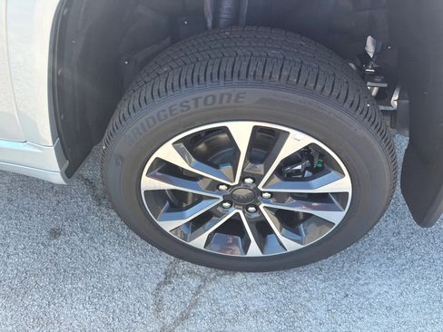 New 2025 Jeep Grand Cherokee L Overland w/ Trailer Tow Package image 19