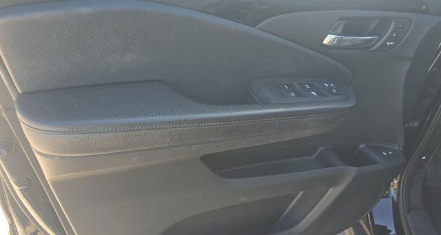 Used 2017 Honda Pilot Elite image 9