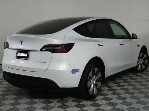 Used 2021 Tesla Model Y Long Range AWD/4WD image 7