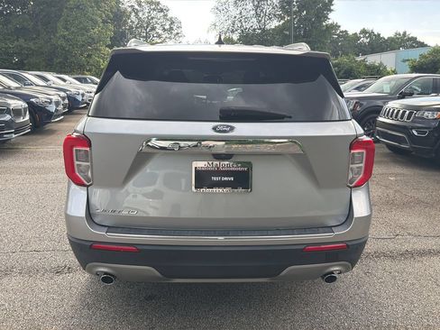 Used 2022 Ford Explorer Limited w/ Equipment Group 301A RWD image 6