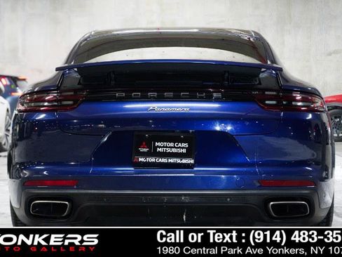 Used 2020 Porsche Panamera RWD image 43