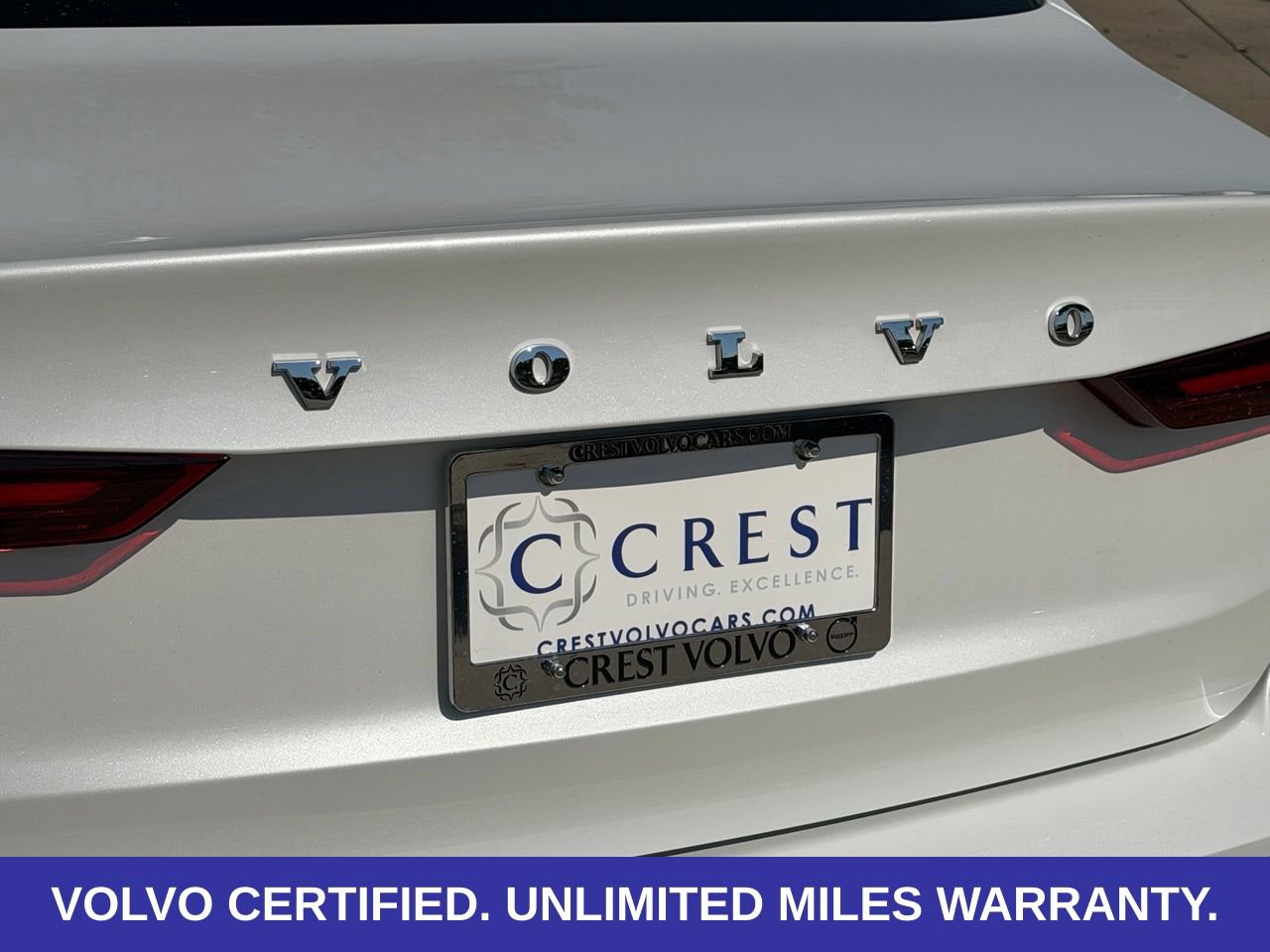 Certified 2024 Volvo S60 T8 Plus w/ Climate Package AWD/4WD image 10