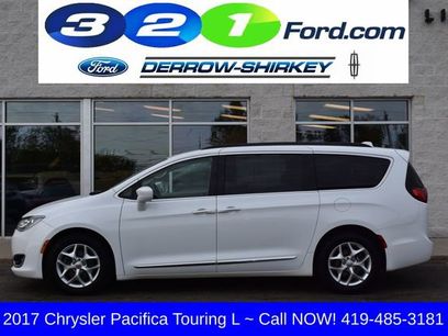 Used 2017 Chrysler Pacifica Touring-L w/ Tire & Wheel Group