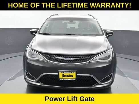 Used 2018 Chrysler Pacifica Touring-L Plus FWD image 9