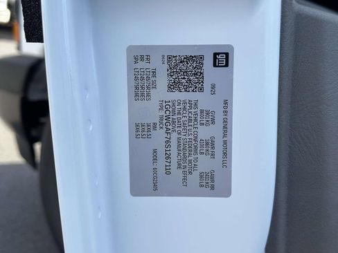 New 2025 Chevrolet Express 2500 w/ Safety Package image 23