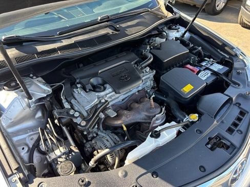 Used 2014 Toyota Camry LE image 18