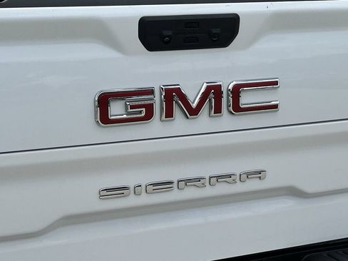 Used 2025 GMC Sierra 1500 SLT RWD image 7