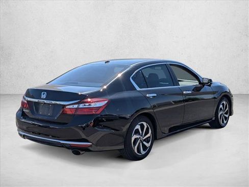 Used 2017 Honda Accord EX-L image 5
